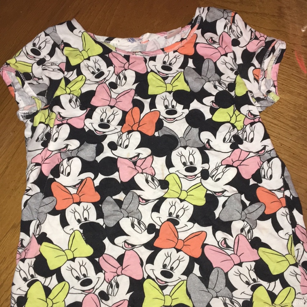 Minnie Mouse shirt 👚